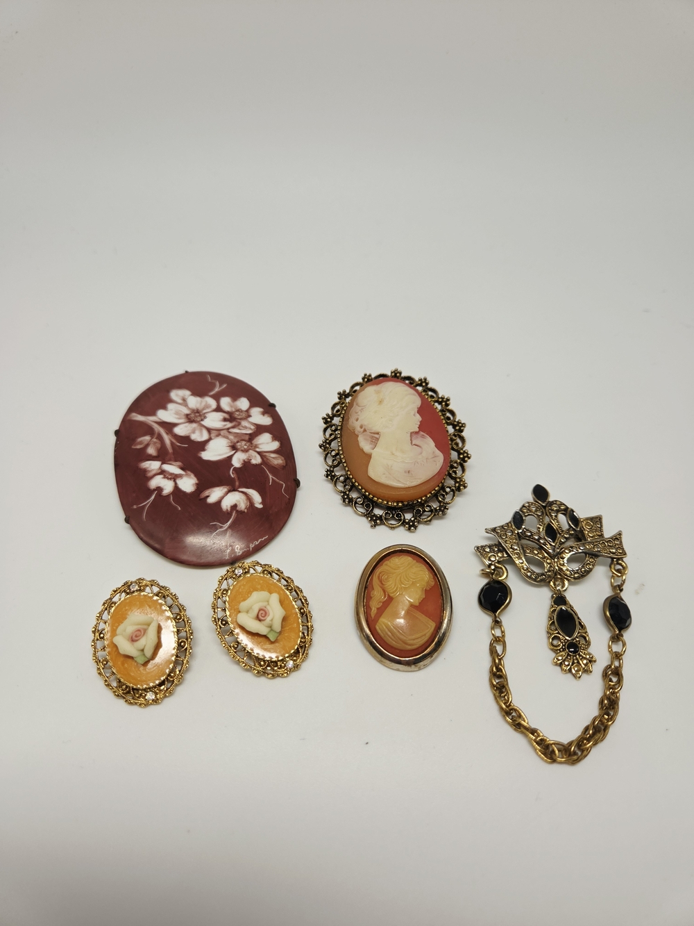 Vintage Brooch Pin Lot One Set Of Earrings